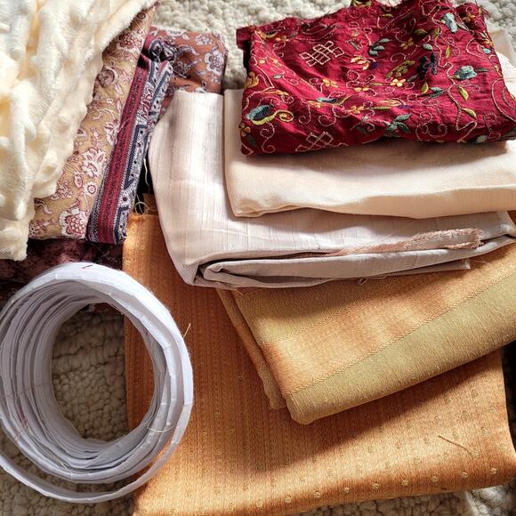 Fabric Bundle Mixed Material Pinks and Oranges - Picture 3 of 3